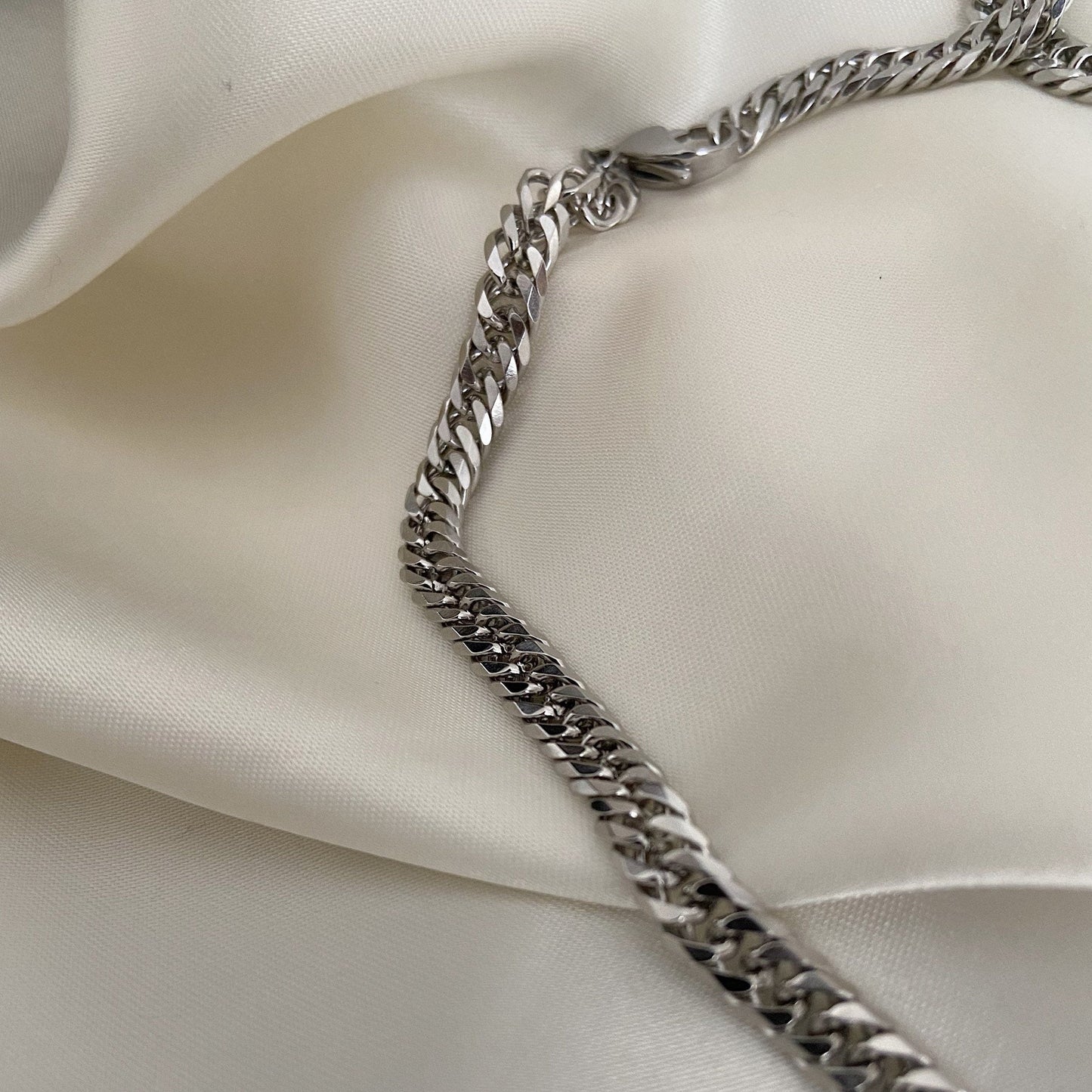 Modest chain